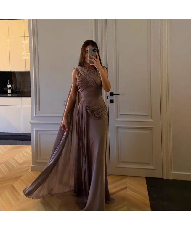 Robe de soirée plissée en satin à ruban