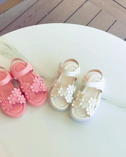 Adorables sandales fleuries pour filles