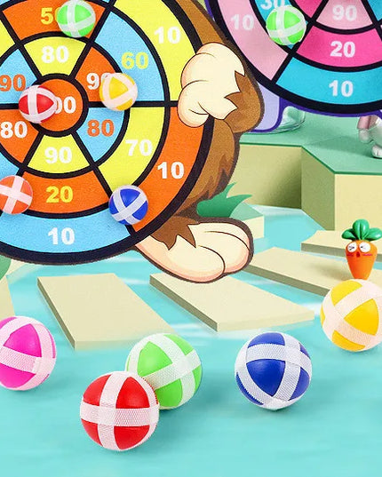 Jeu de sport Montessori avec 2 balles collantes