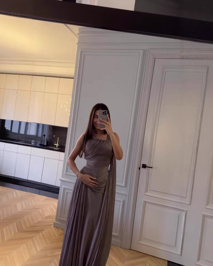 Robe de soirée plissée en satin à ruban